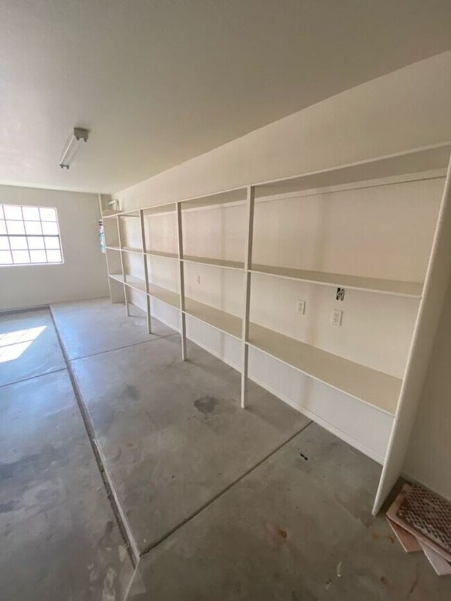 Building Photo - 5249 N Adobe Cir