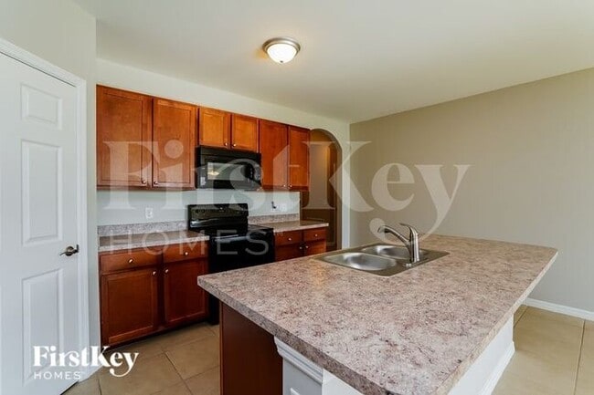 Building Photo - 3452 Acapulco Cir