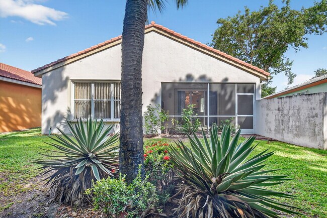 Building Photo - 8403 Siciliano St