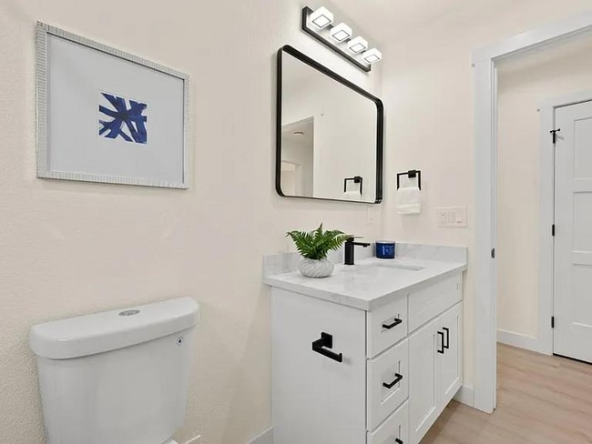 Building Photo - 2426 Regent Rd