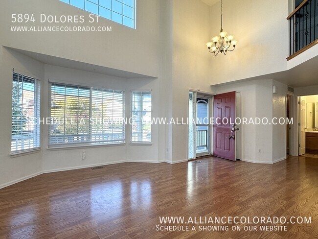 Building Photo - 5894 Dolores St