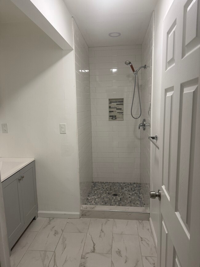 Building Photo - 245 Hayes St