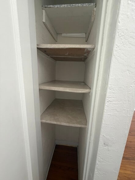 Linen Closet - 2770 SW 30th Ave