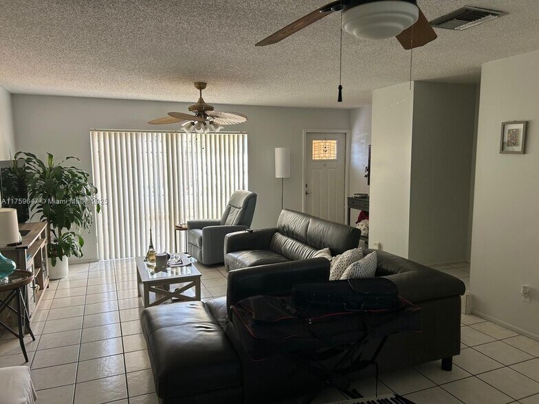 Primary Photo - 13701 SW 84th St