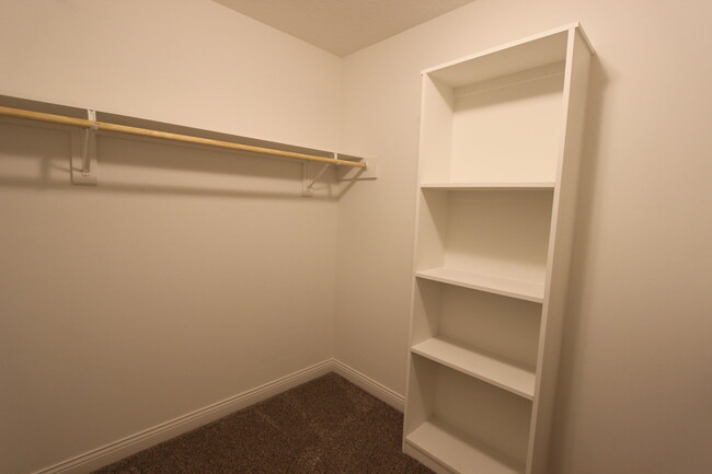 Building Photo - 721 Promenade Dr