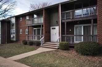 Building Photo - 18 Deanna Dr
