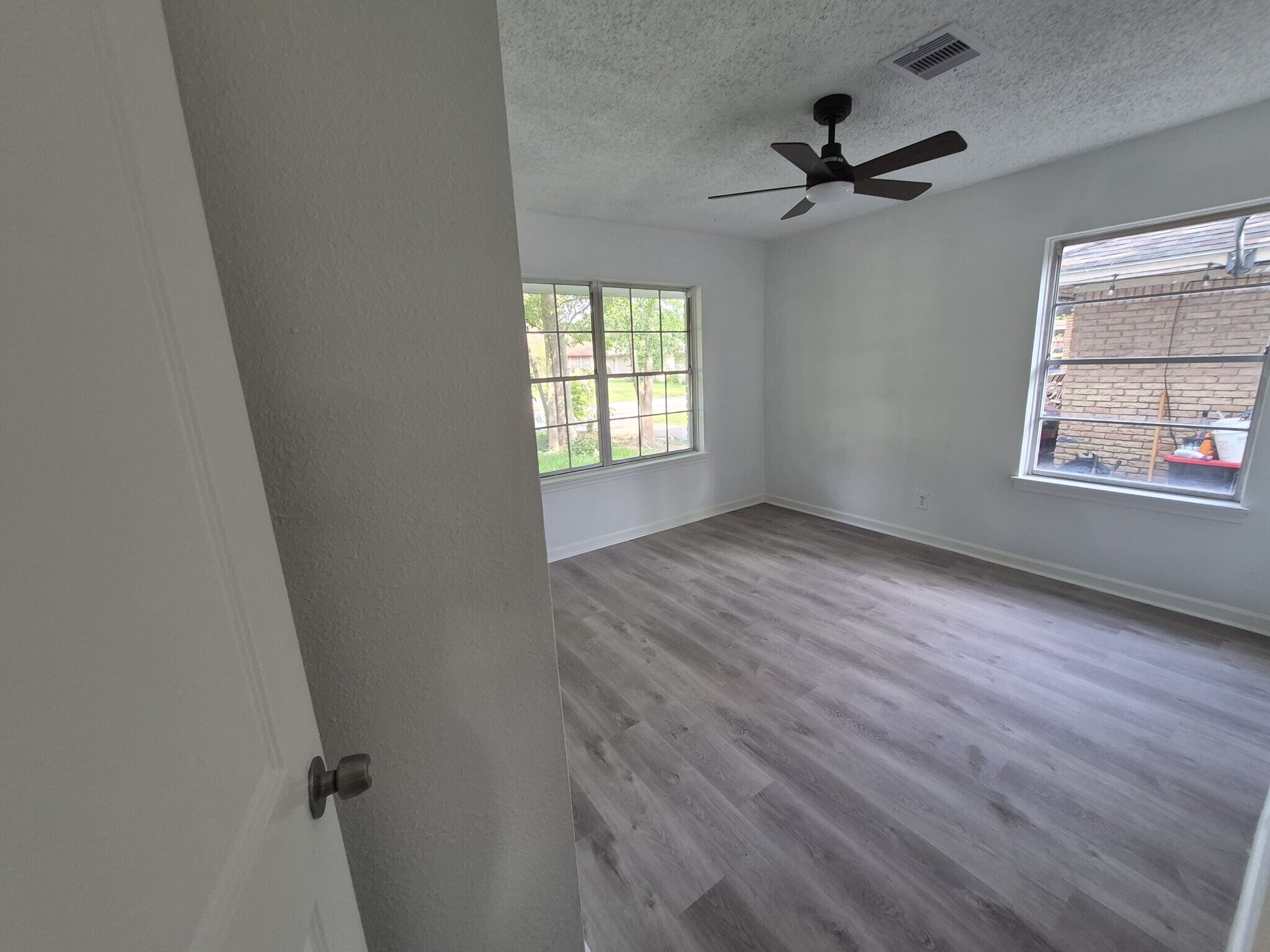 Building Photo - 10221 Bretton Dr