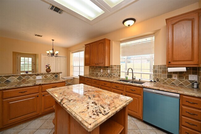Building Photo - 6419 Sutter Park Ln