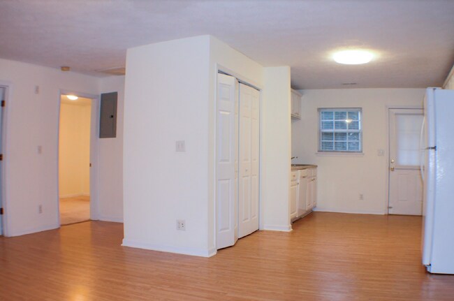 Building Photo - 1416 Highland Ave