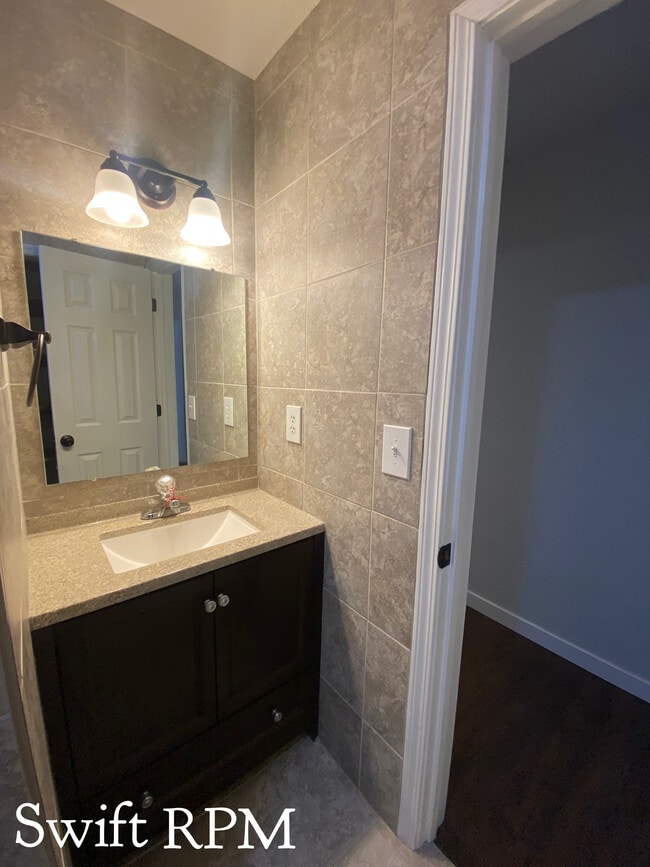 Building Photo - 11103 N Nashua Dr