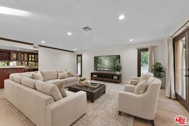 Building Photo - 15123 Greenleaf St