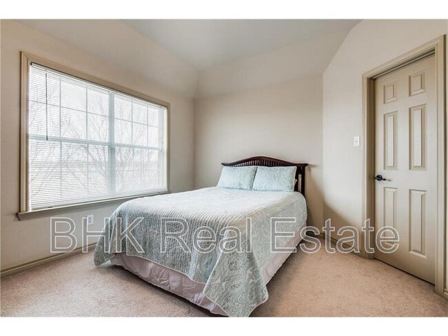 Building Photo - 11861 Tyler Dr