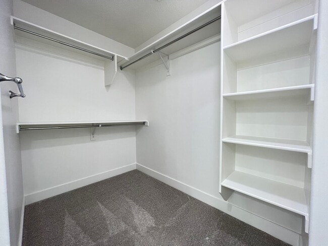 Building Photo - 3 Bedroom/2.5 Bathroom Townhouse in Herriman