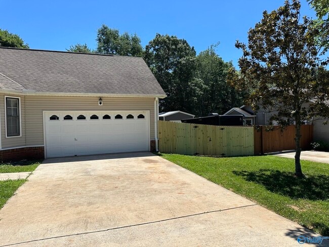 Building Photo - 101 Springfield Ln