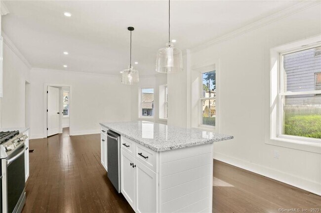 Building Photo - 28 Congress Ave