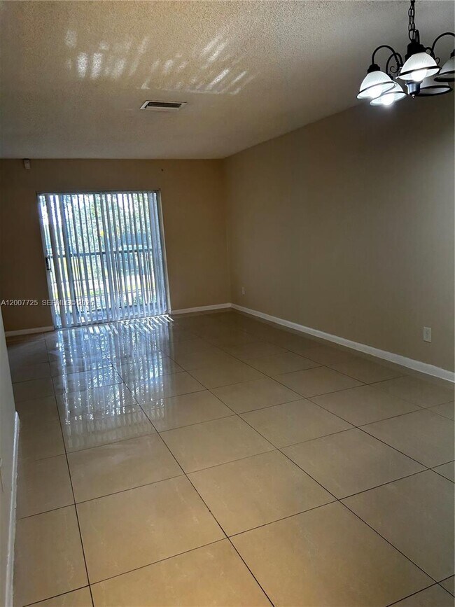 Building Photo - 713 NW 103rd Terrace