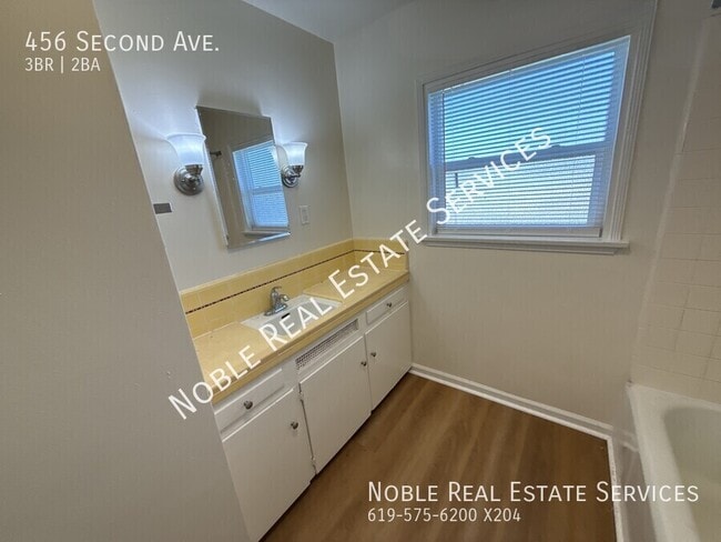 Building Photo - 456 Second Ave.-