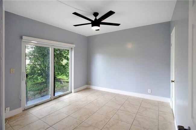 Building Photo - 4087 Coral Springs Dr