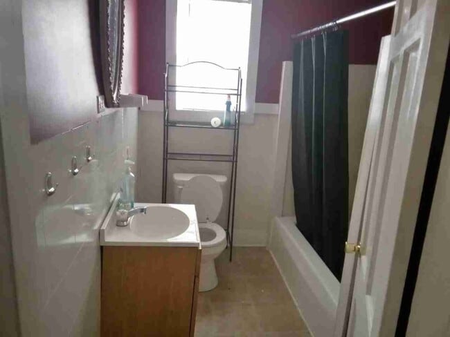 Building Photo - 605 Dixon Springs Hwy