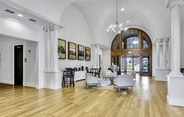 Building Photo - 453 Harding Ln