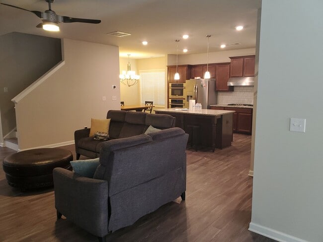 Building Photo - 3216 Baylor Cir