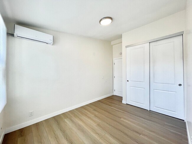 Building Photo - Beautiful Remodeled 4 Bedroom 2 Bathroom H...
