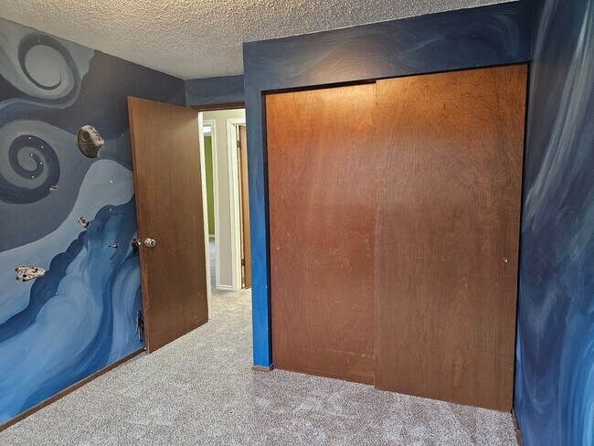 Building Photo - 3 Bedroom 1.5 Bathroom Single Family Home in Redmond!