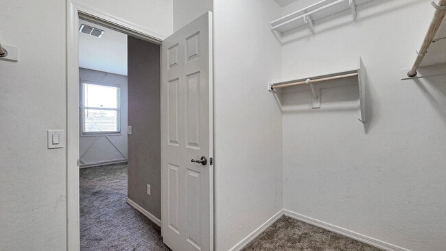 Building Photo - 17156 W Lincoln St