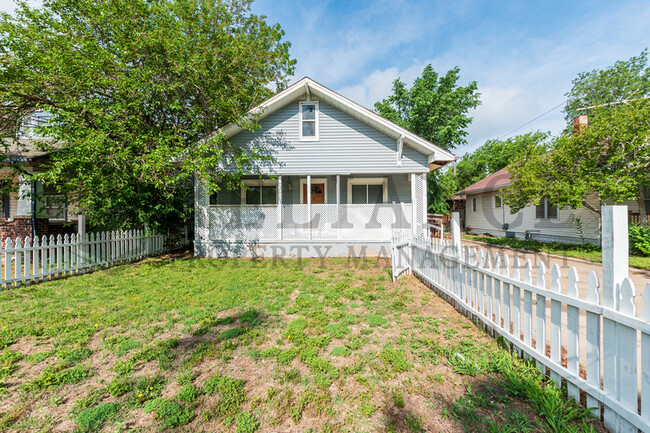 Primary Photo - 719 S Glenn St