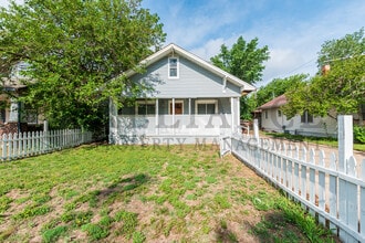 Building Photo - 719 S Glenn St