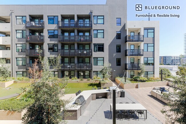 Building Photo - 2333 Calle Del Mundo