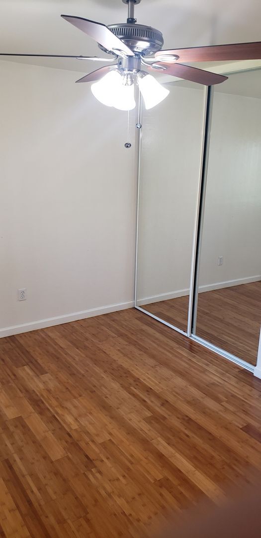 Building Photo - 8100
