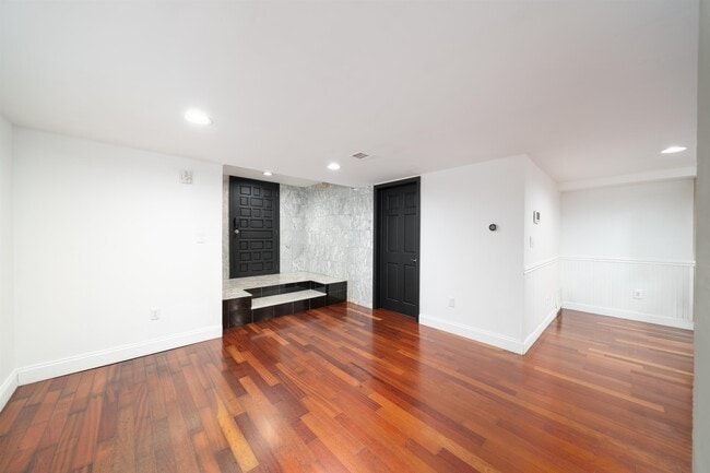Building Photo - 344 Paterson Plank Rd