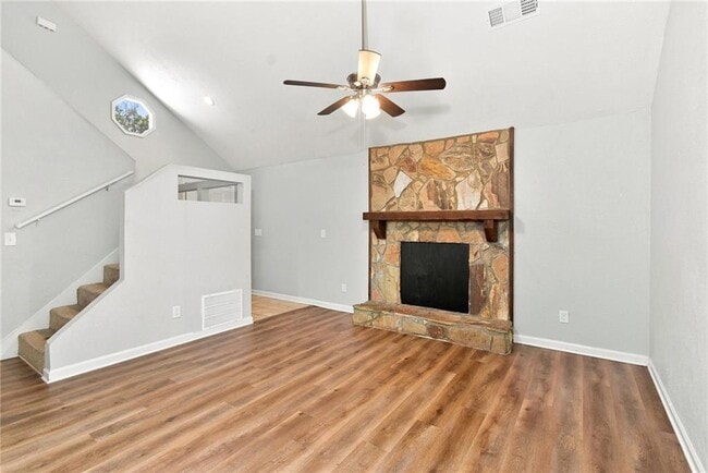 Building Photo - 4165 Little Springs Rd