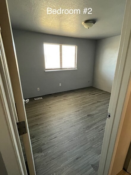 Building Photo - 517 E Michelle Ct