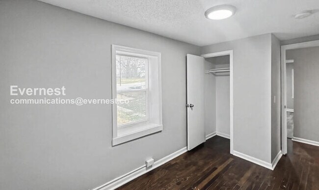 Building Photo - Spacious 3-Bedroom Home with Deck and Modern Appliances