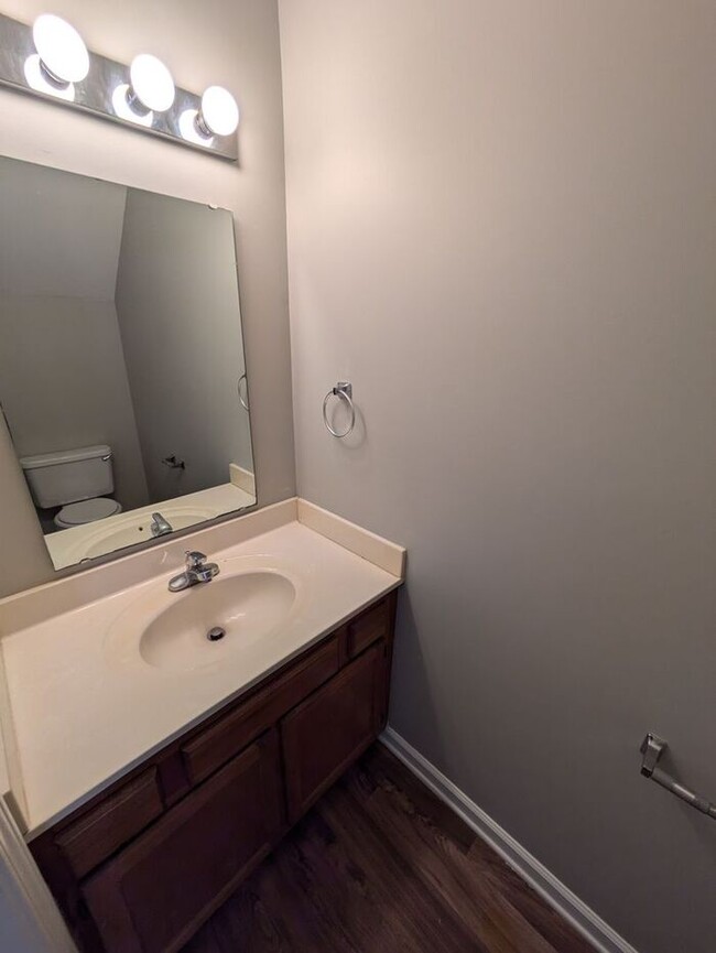Building Photo - 2BD/1.5BA Townhome At Strawberry Patch in ...