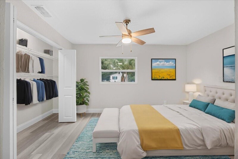 Building Photo - 1906 E Ida St