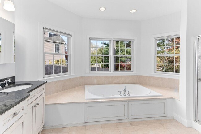 Building Photo - 5 Neff Dr