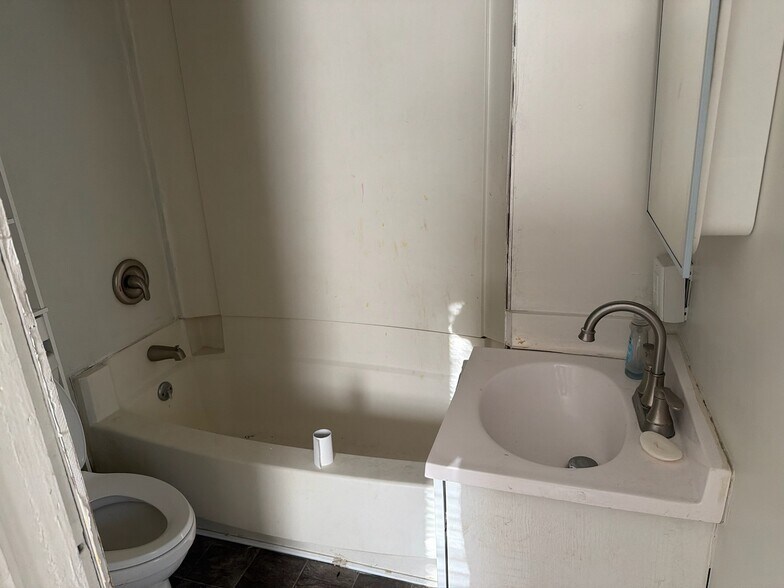 Building Photo - 1022 West Adrian G. Hinton Avenue