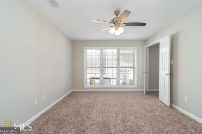 Building Photo - 145 Courtyard Dr