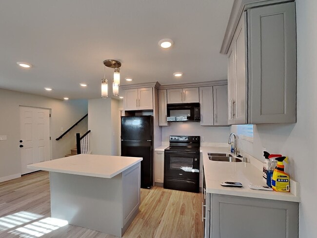 Building Photo - Brand New 3+/2 Home in Iveywood Available Now!