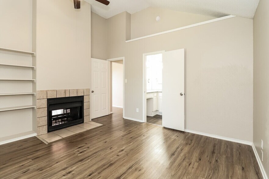 Building Photo - 2618 Butterfield Dr