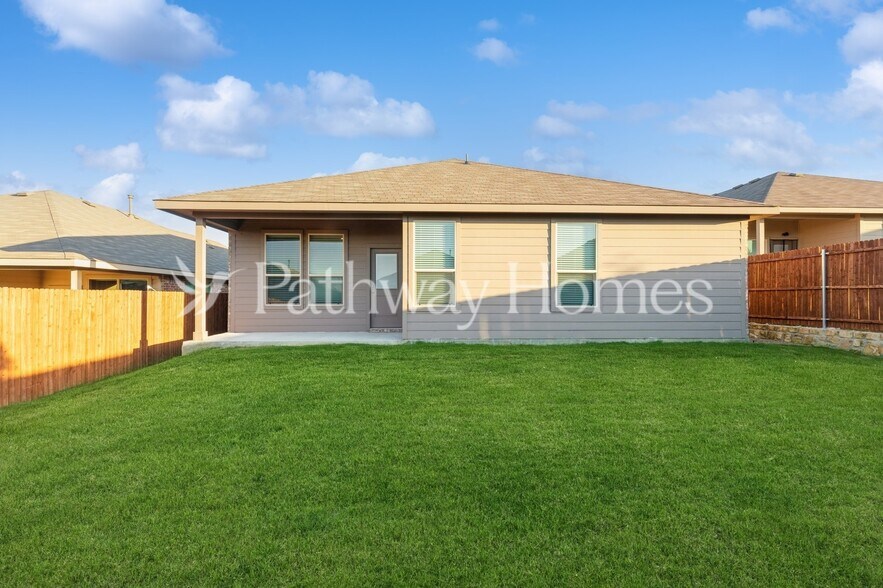 Building Photo - 9732 New Bern Dr