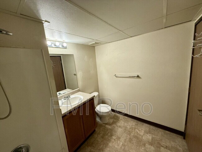 Building Photo - 1600 I St