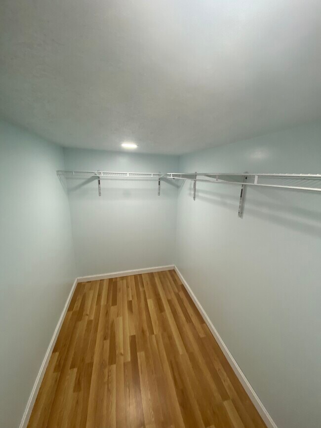 Building Photo - 4012 Henderson Ave