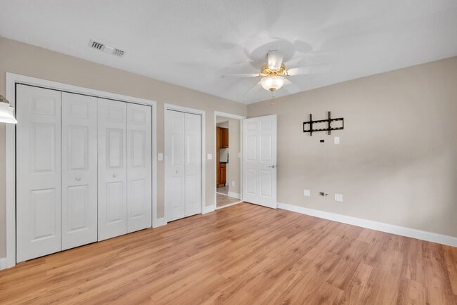 Building Photo - Norfolk