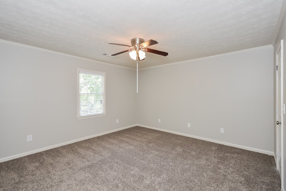 Building Photo - 381 Canterbury Ln