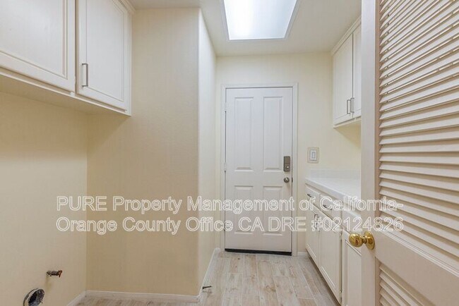 Building Photo - 11930 N Riviera