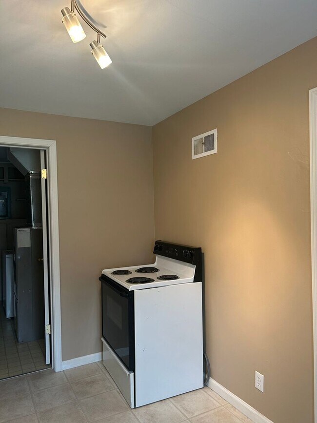 Building Photo - 1 bed 1 bath, 844 square foot home located in West Lafayette